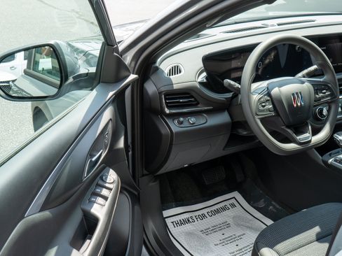 New 2026 Buick Envista Preferred FWD image 12