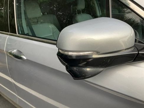 Used 2017 Honda Pilot Touring image 3