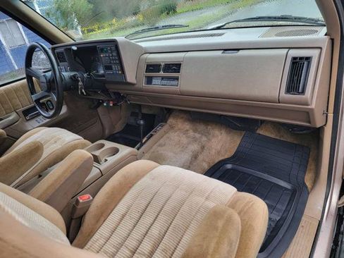 Used 1993 Chevrolet Suburban 2500 image 20
