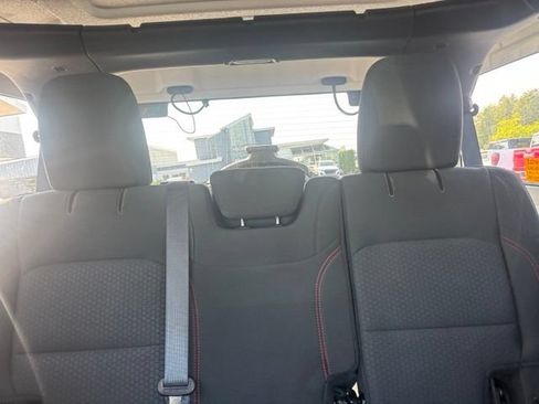 Used 2018 Jeep Wrangler Unlimited Rubicon AWD/4WD image 13