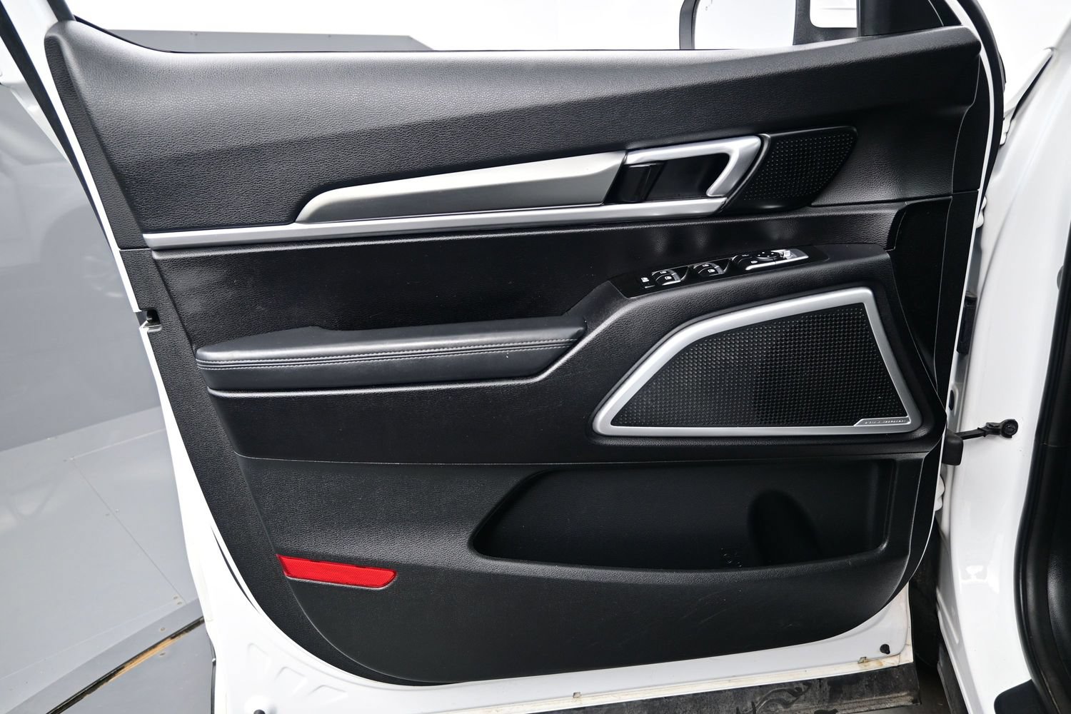 Used 2020 Kia Telluride LX AWD/4WD image 9