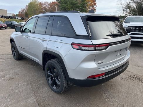 New 2025 Jeep Grand Cherokee Altitude image 5