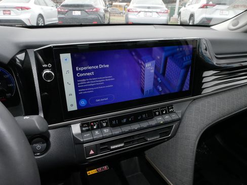 Used 2025 Toyota Camry XLE image 22