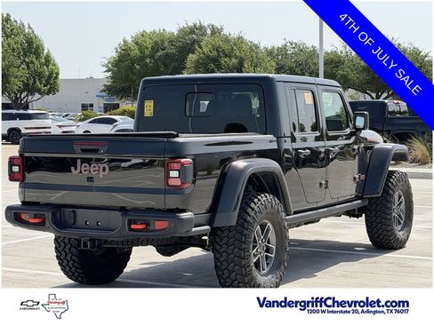 Used 2024 Jeep Gladiator Mojave AWD/4WD image 4