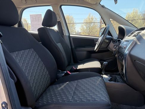 Used 2007 Suzuki SX4 AWD Hatchback image 10
