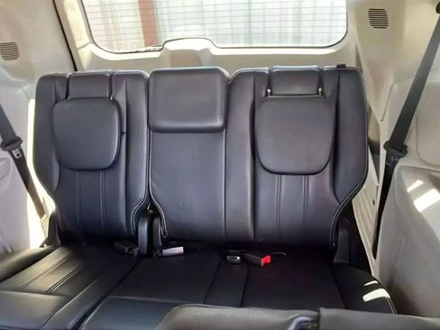 Used 2012 Chrysler Town & Country Touring w/ Entertainment Group #1 image 7