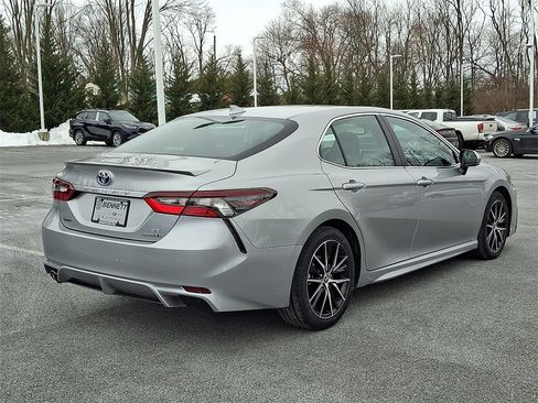 Certified 2024 Toyota Camry SE image 4