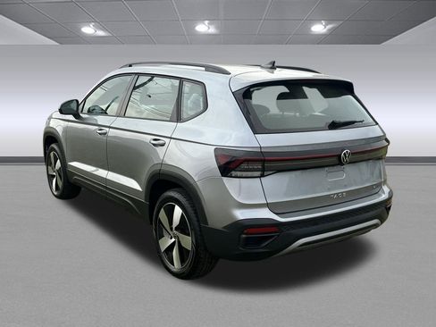 Used 2025 Volkswagen Taos S AWD/4WD image 5