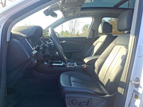 Used 2023 Audi Q5 2.0T Premium w/ Convenience Package image 13