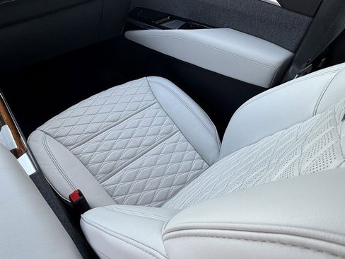 Certified 2025 Cadillac Escalade Sport Platinum image 14