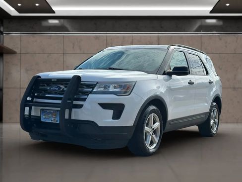 Used 2018 Ford Explorer 4WD image 2