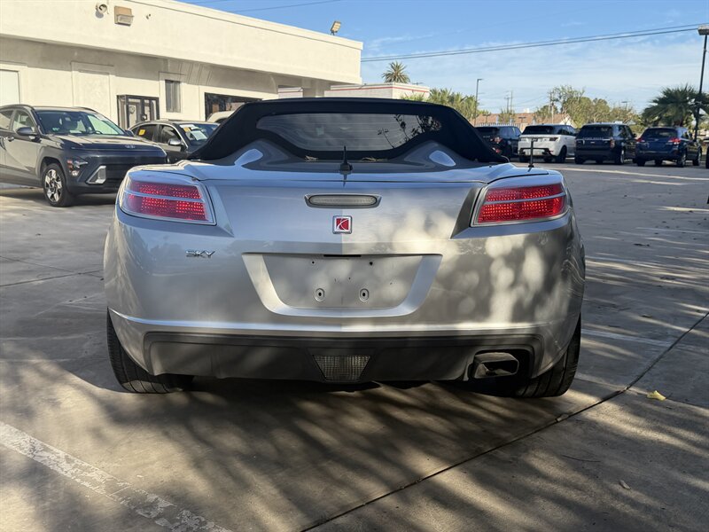 Used 2009 Saturn Sky w/ Premium Trim Package RWD image 4