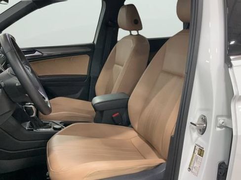 Used 2024 Volkswagen Tiguan SE AWD/4WD image 22