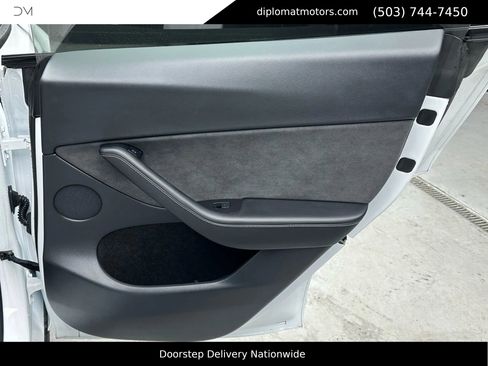 Used 2023 Tesla Model Y Long Range image 25