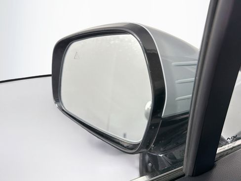 Used 2025 Kia Sorento S w/ Panoramic Sunroof Package FWD image 16