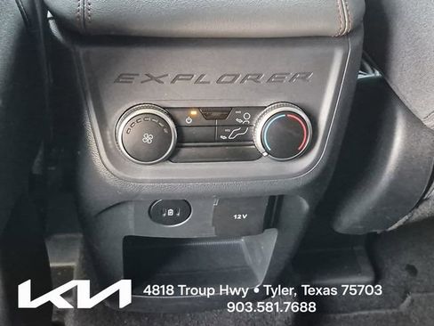 Used 2025 Ford Explorer Active RWD image 28