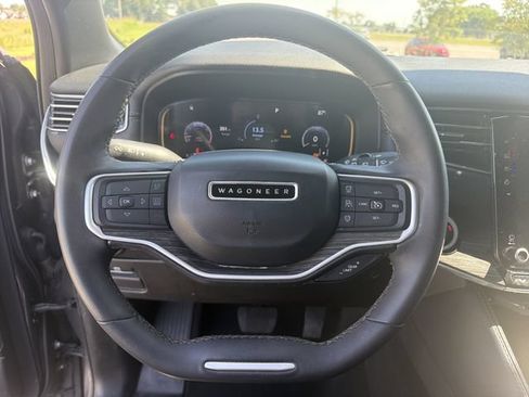 Used 2022 Jeep Wagoneer Series II AWD/4WD image 27