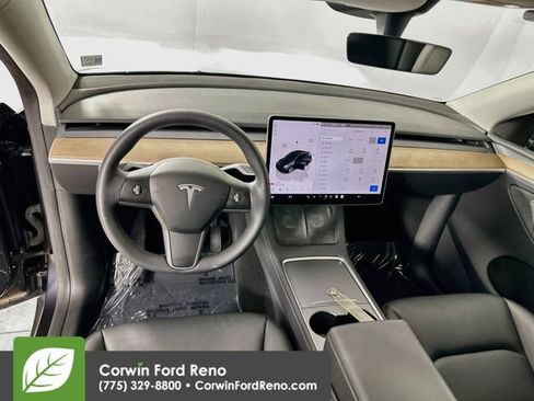 Used 2024 Tesla Model Y Long Range AWD/4WD image 23