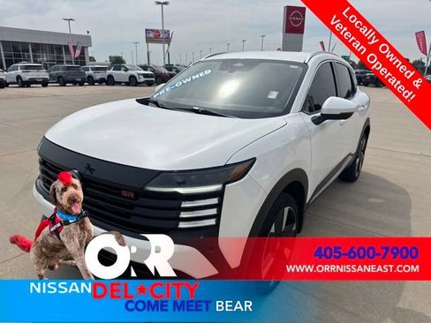 Used 2025 Nissan Kicks SR FWD image 1