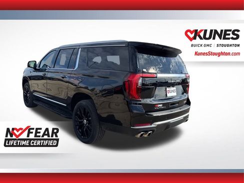 Used 2025 GMC Yukon XL Denali AWD/4WD image 9