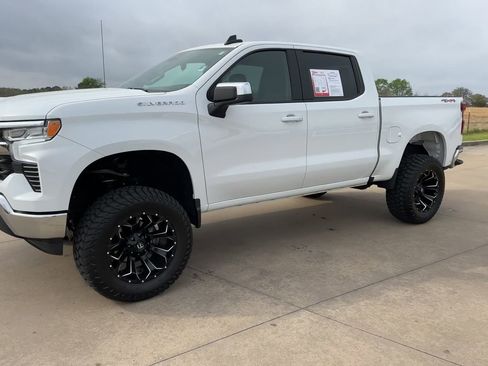 Used 2025 Chevrolet Silverado 1500 LT w/ Work Truck Package AWD/4WD image 4
