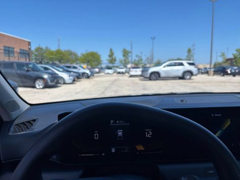 Used 2025 Kia K4 FWD image 32