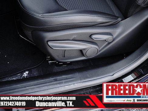 New 2026 Jeep Compass Latitude image 37