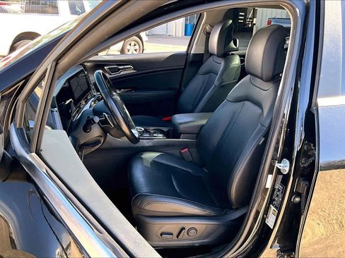 Certified 2023 Kia Sportage EX w/ EX Premium Package image 8