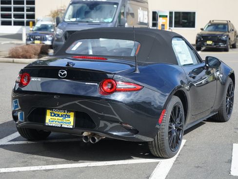 New 2026 MAZDA MX-5 Miata Club RWD image 3