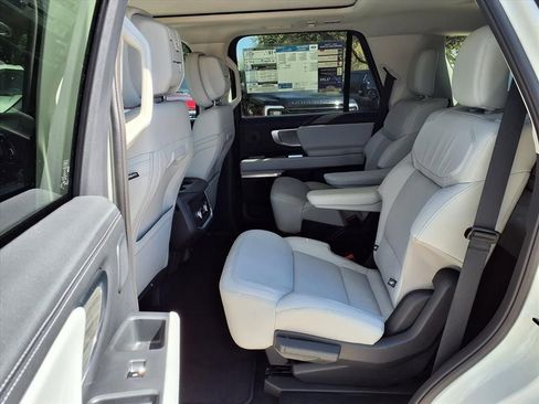 New 2026 Ford Expedition Platinum image 20