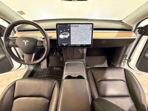Used 2021 Tesla Model Y Long Range AWD/4WD image 16