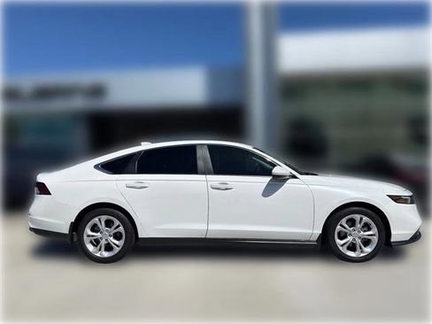 Used 2025 Honda Accord LX image 9
