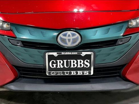 Used 2018 Toyota Prius Prime Advanced FWD image 32