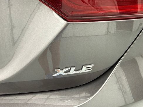 Used 2022 Toyota Camry XLE FWD image 9