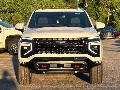New 2026 Chevrolet Suburban Z71 w/ Comfort Package AWD/4WD image 2