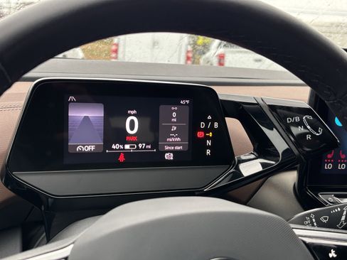 Used 2023 Volkswagen ID.4 Pro image 22