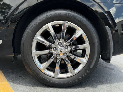 Used 2017 Kia Sorento SX FWD image 44