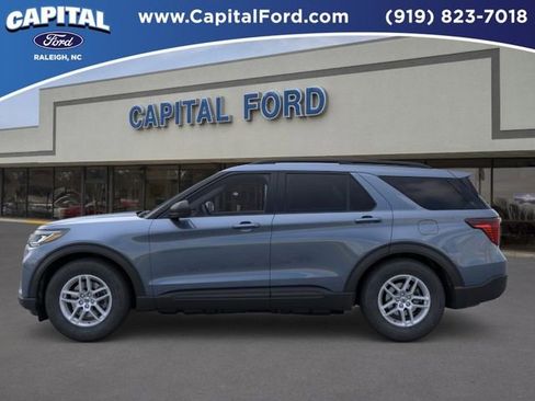 New 2026 Ford Explorer Active RWD image 3