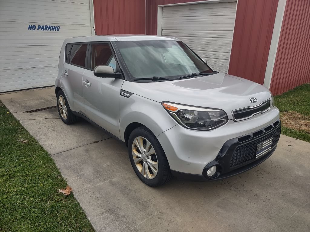 Used 2016 Kia Soul + FWD image 4
