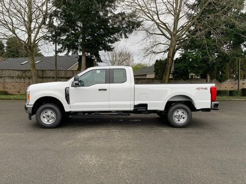 New 2026 Ford F250 XL w/ XL Chrome Package image 2