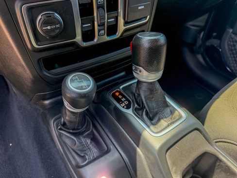 Used 2023 Jeep Wrangler Unlimited Sport AWD/4WD image 13