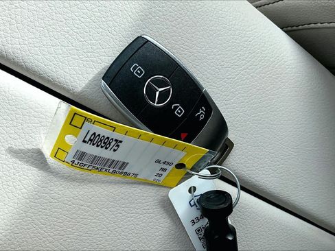 Used 2020 Mercedes-Benz GLS 450 4MATIC image 15