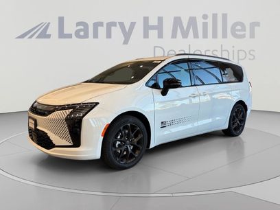 New 2027 Chrysler Pacifica Select