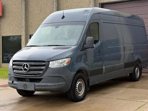 Used 2019 Mercedes-Benz Sprinter 170 image 3