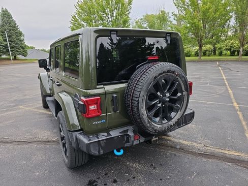 Used 2023 Jeep Wrangler Unlimited Sahara w/ Cold Weather Group AWD/4WD image 3