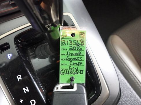 Used 2016 Hyundai Genesis 3.8 image 27