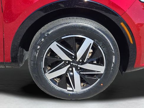 Certified 2023 Kia Sorento S image 6