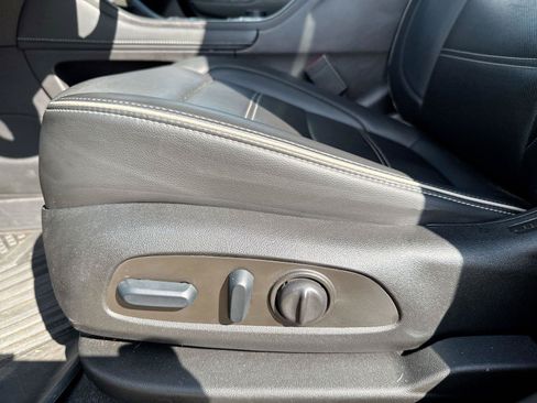 Used 2022 GMC Acadia Denali FWD image 4