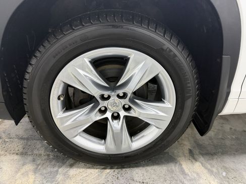 Used 2015 Toyota Highlander Limited Platinum image 31