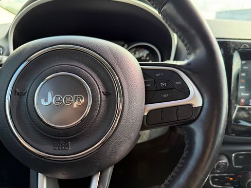 Used 2021 Jeep Compass Latitude FWD image 10